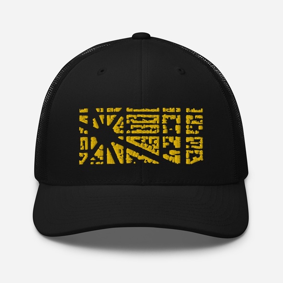 Black and Gold Hat with Bold Design “L’Eixample” main image 10